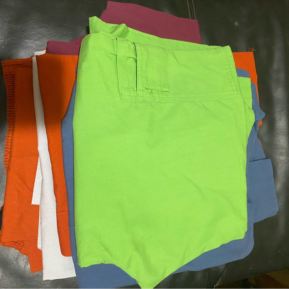 Scrub pants and tops
Size L-XL
In good condition